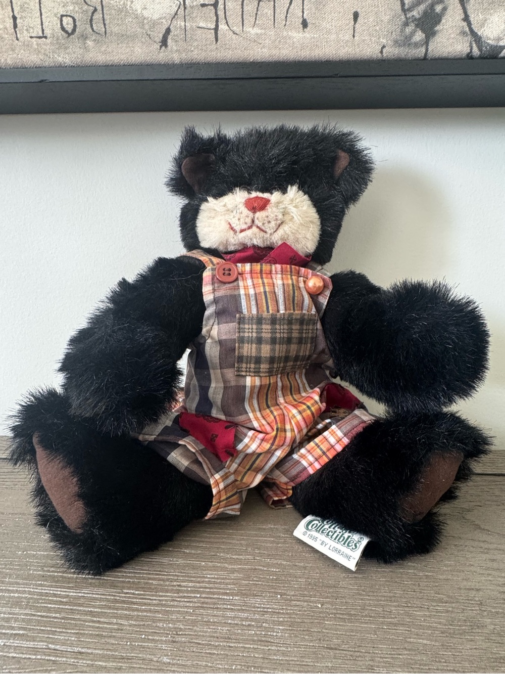 Cottage Collectibles - Vintage 1995 Cat “Sneakers”